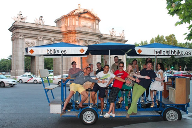 bachelor-party-madrid-beer-bike