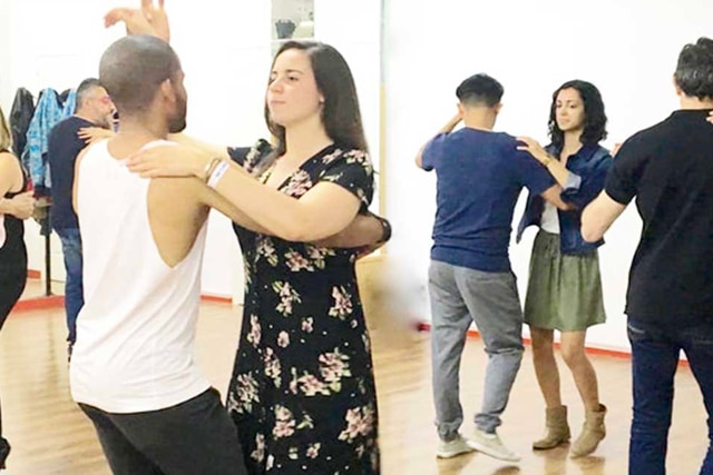 bachelor-party-madrid-salsa-bachata-lesson