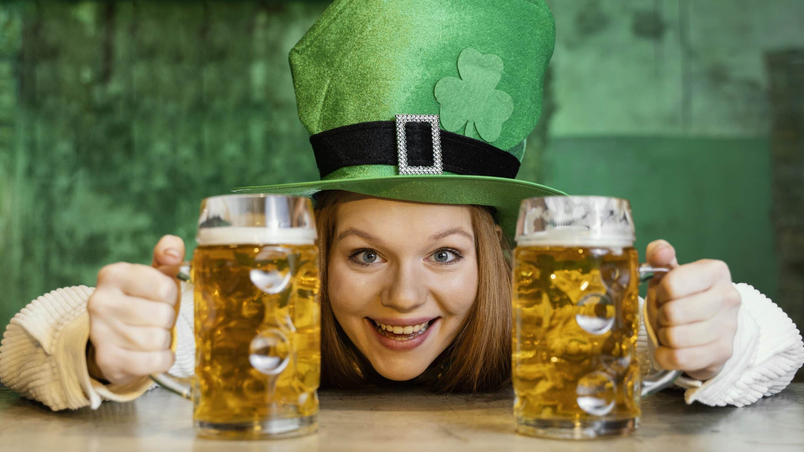 smiley-woman-celebrating-st-patrick-s-day-with-drinks-at-the-bar